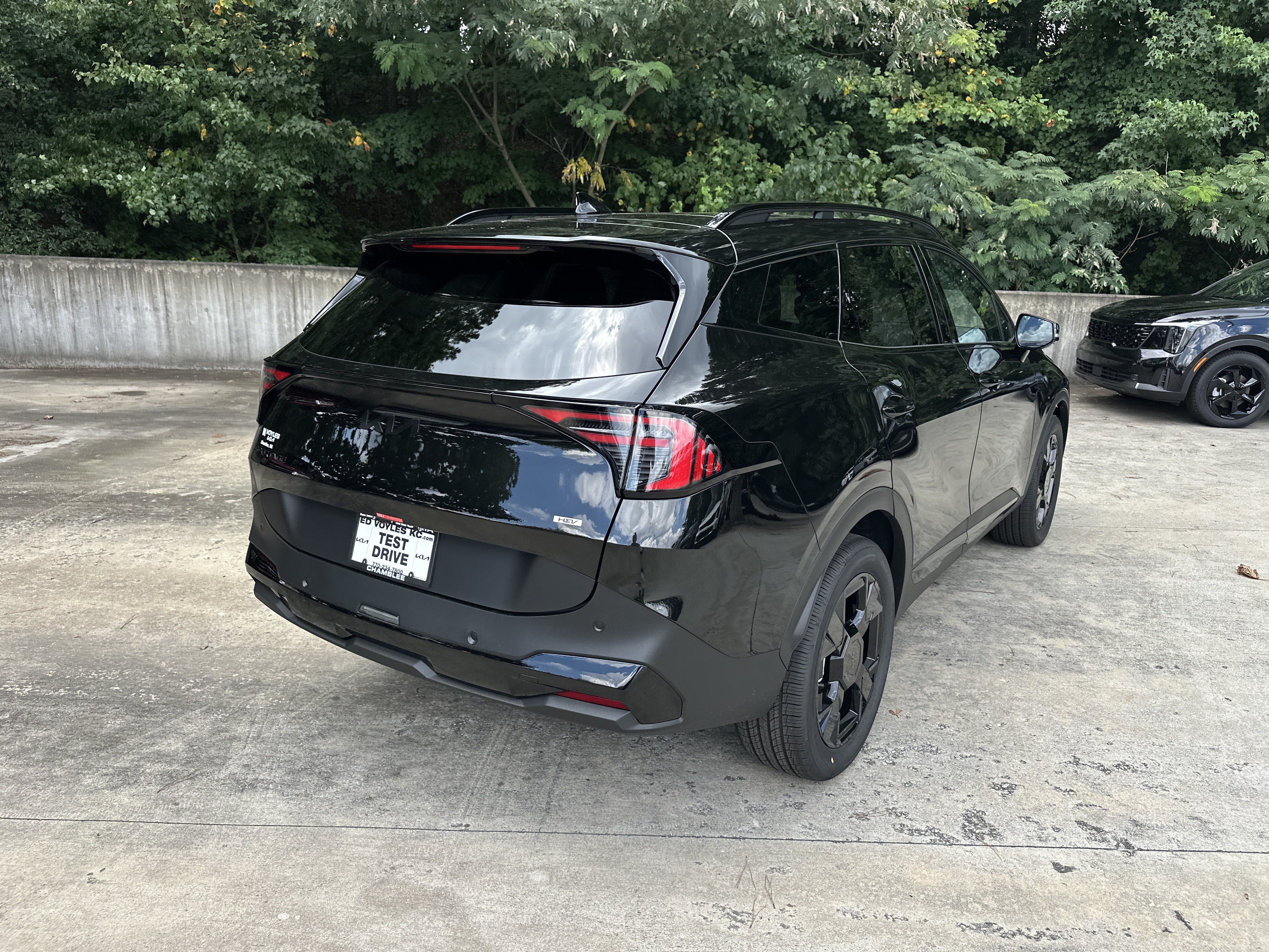 New 2027 Fusion Black Kia X-Line image 6