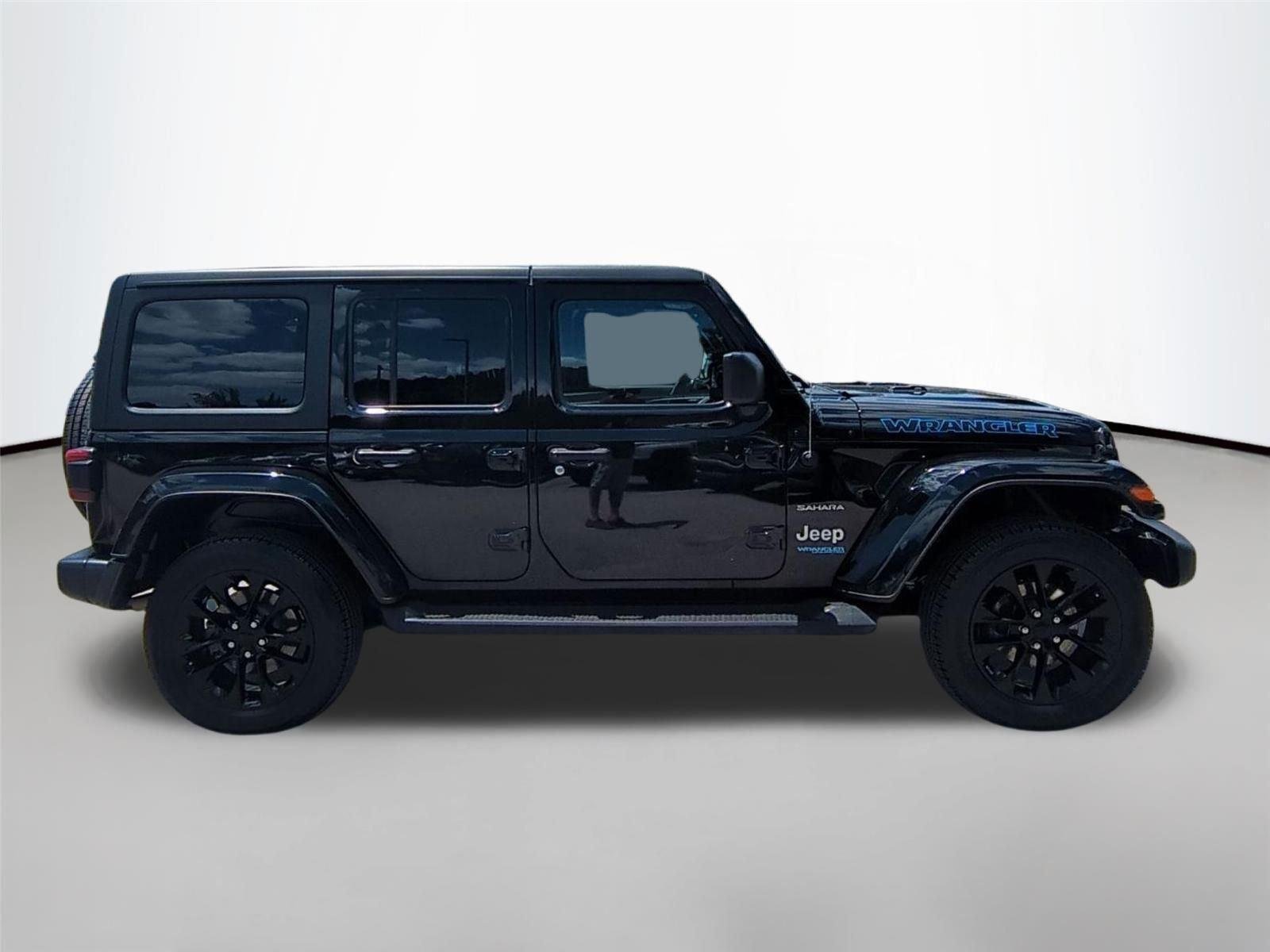Used 2022 Black Clearcoat Jeep Unlimited Sahara image 6