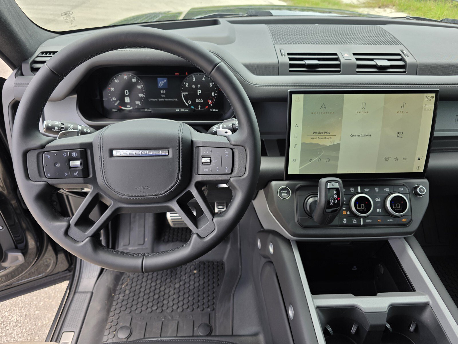 New 2026 Santorini Black LAND ROVER V8 image 4
