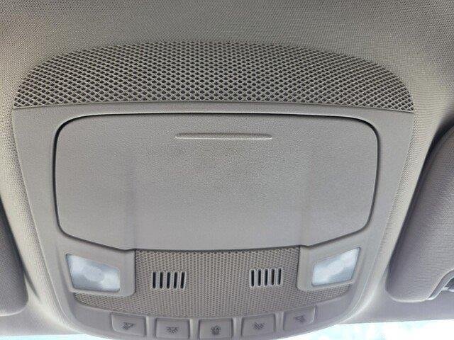 Used 2017 White Platinum Metallic Tri-Coat Ford SE image 20
