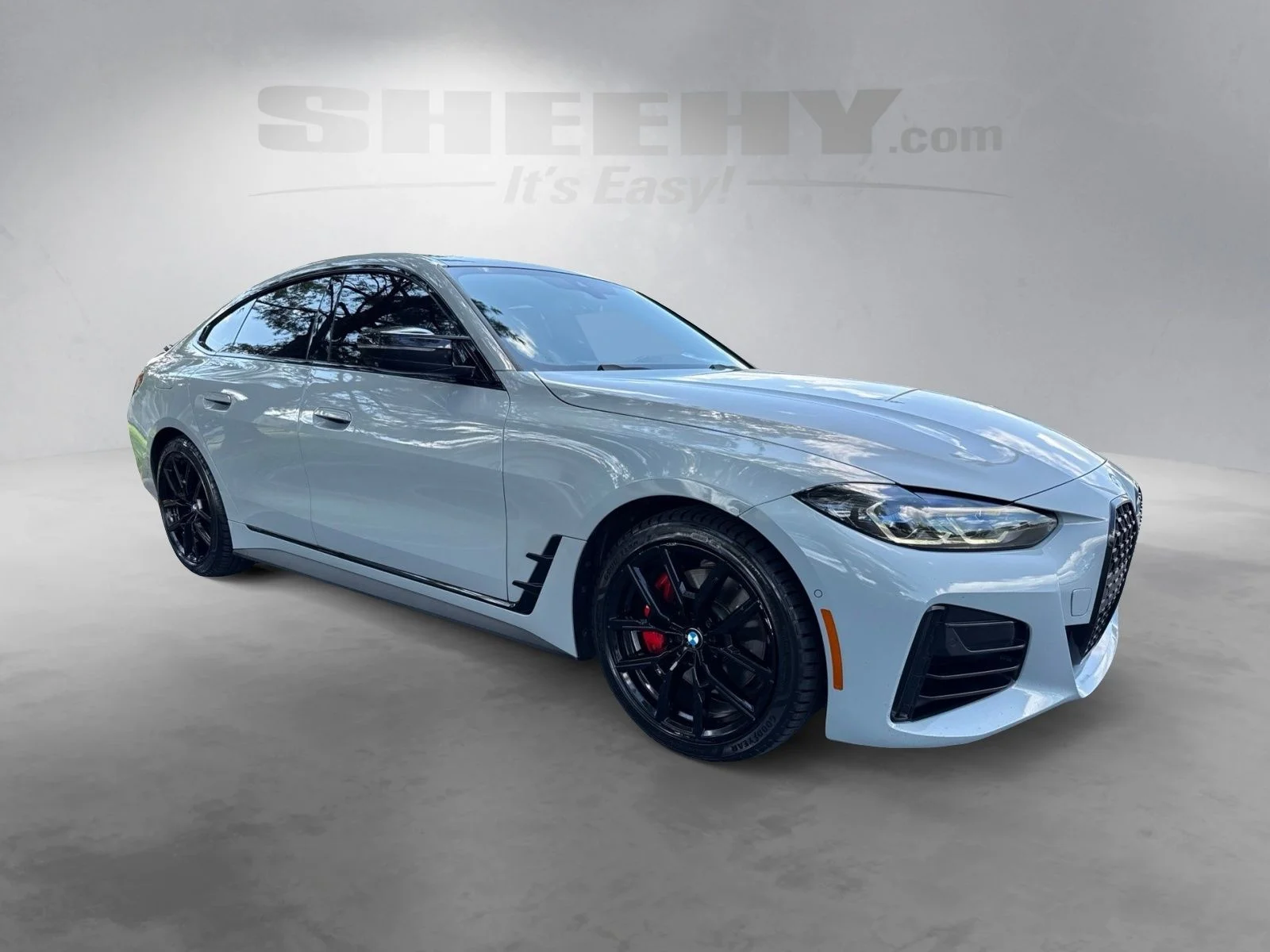 Used 2024 Gray BMW M440i xDrive image 2
