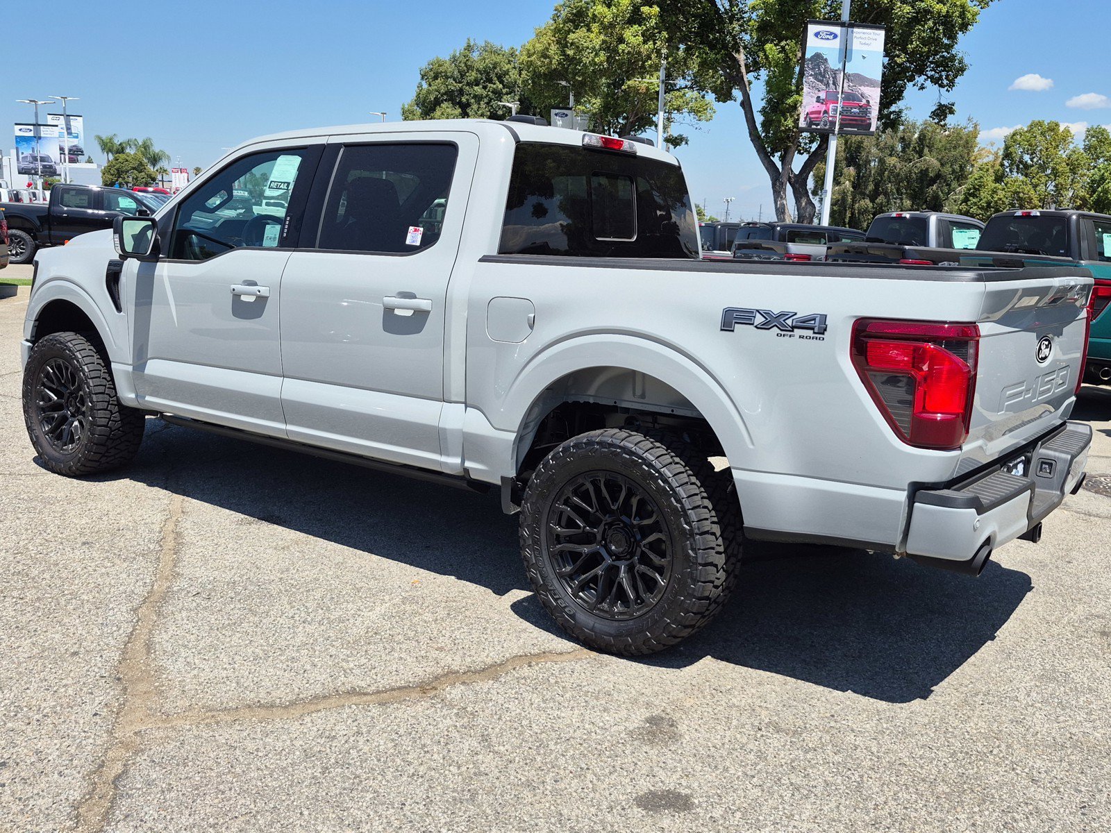 New 2026 Avalanche Ford XLT image 4