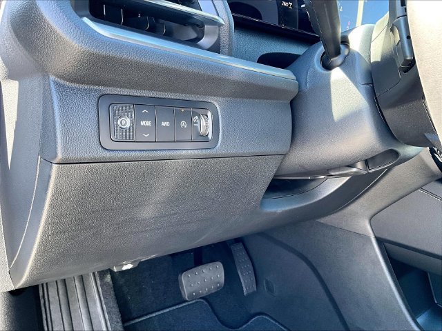 2027 Chevrolet Traverse LT - Photo 32