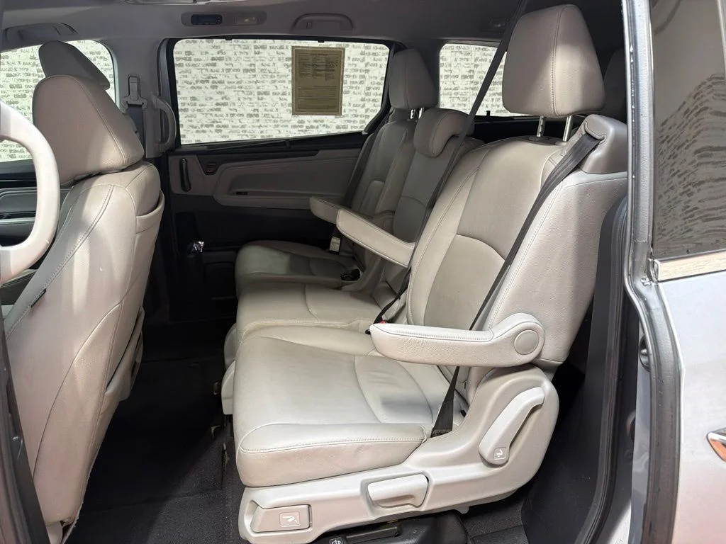 Used 2019 Lunar Silver Metallic Honda Elite image 15
