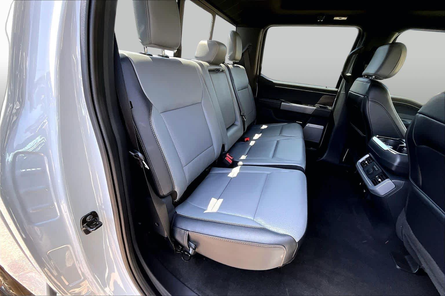 Used 2024 Avalanche Ford LARIAT image 22