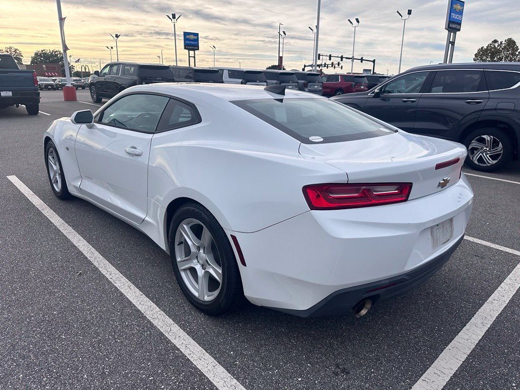 Used 2018 White Chevrolet 1LT image 3