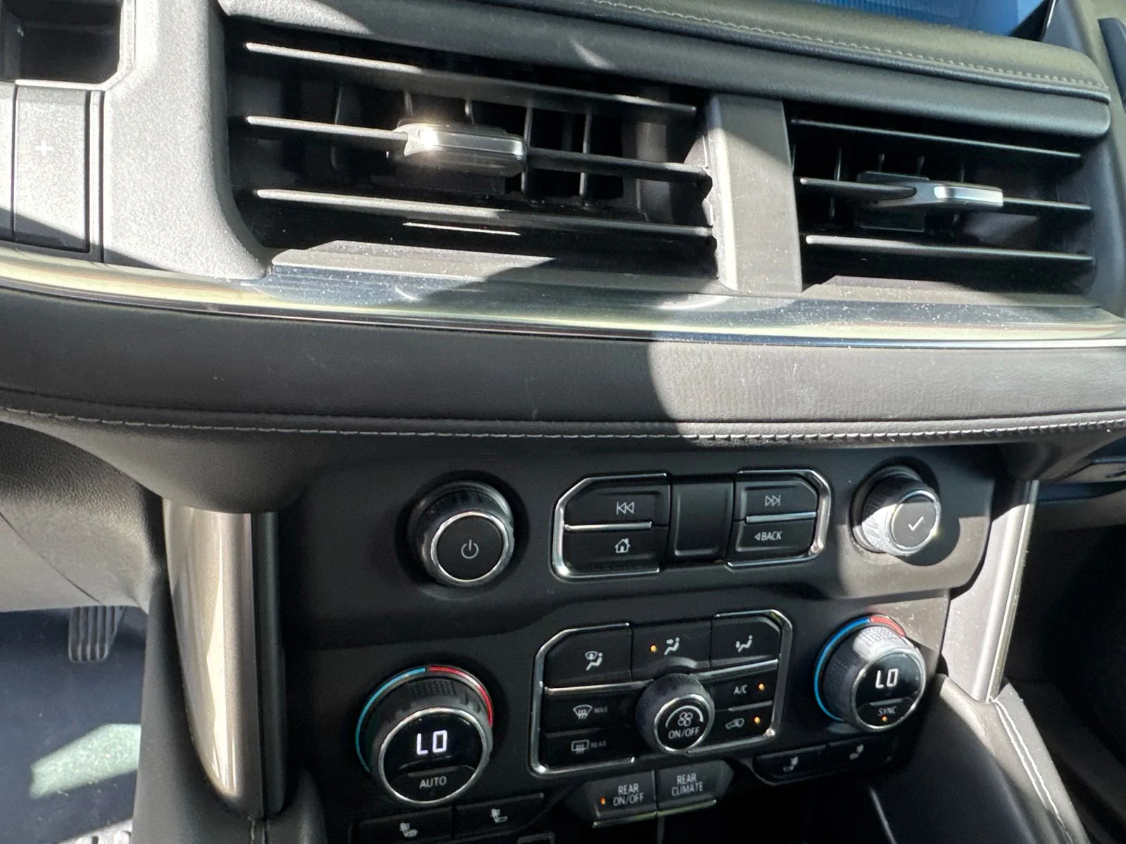 Used 2023 Green Chevrolet LT image 13