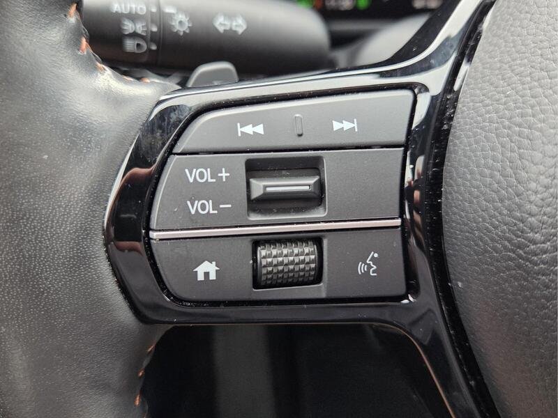 Used 2024 Platinum White Pearl Honda SPORT TOURING AWD image 32