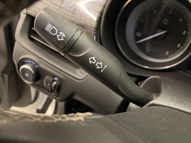 Used 2017 White Buick Essence image 32