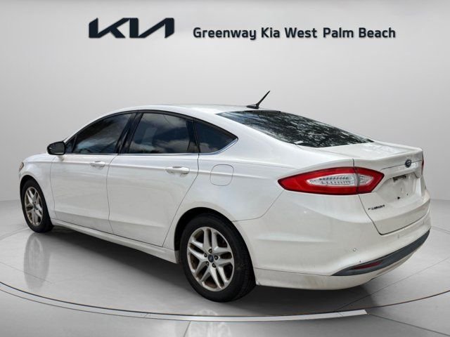 Used 2013 White Ford SE image 5