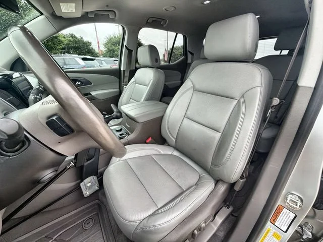 Used 2020 SILVER ICE METALLIC Chevrolet Premier image 18