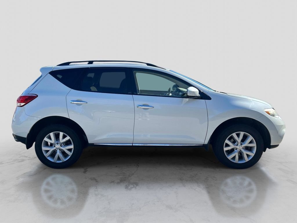 Used 2014 White Nissan SV image 5