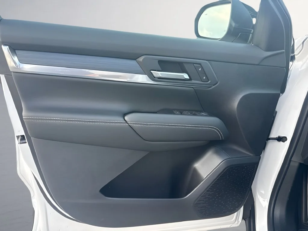 New 2027 Summit White GMC Elevation image 26