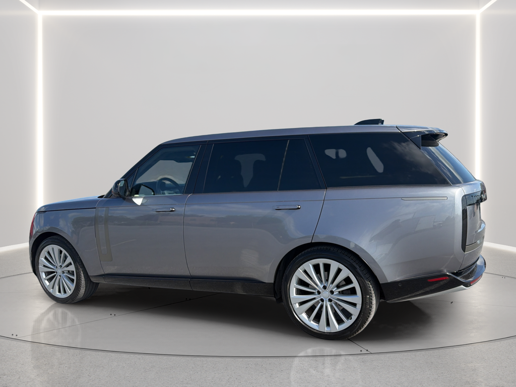 Used 2024 Gray Land Rover SE image 8