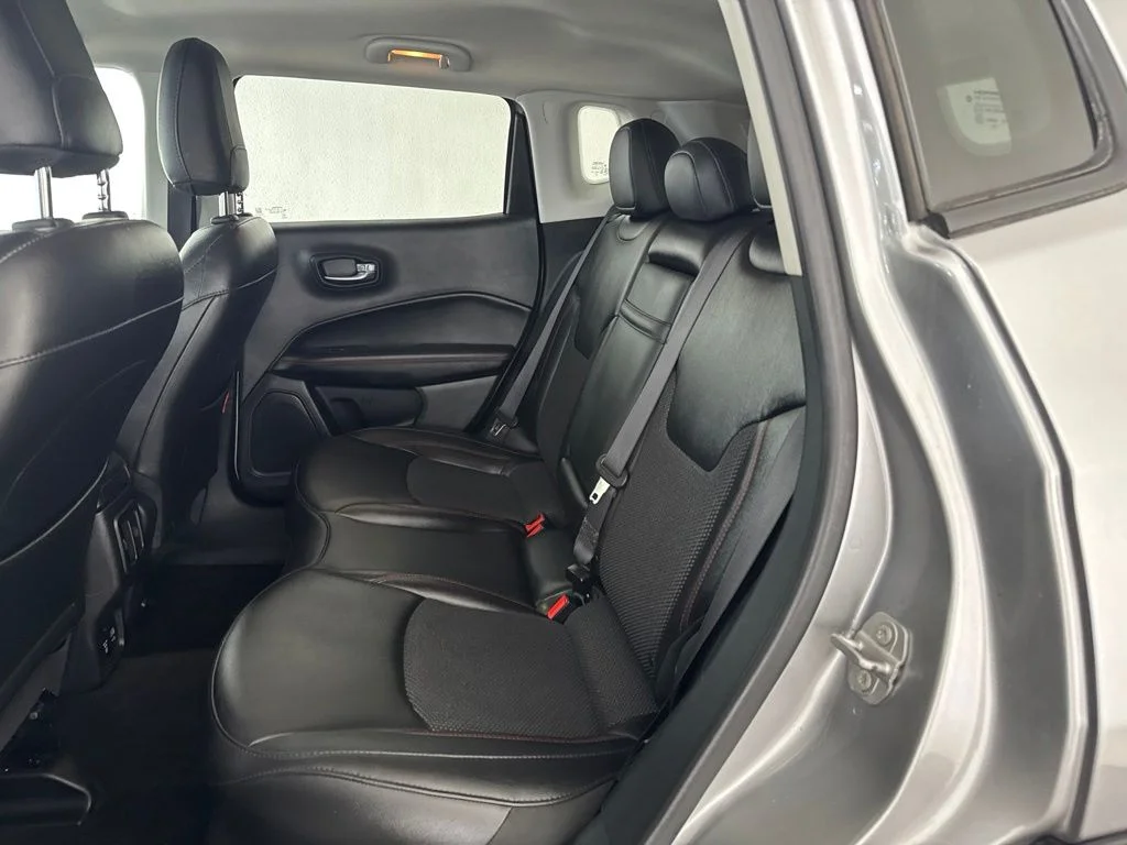 Used 2019 Silver Jeep Trailhawk image 27