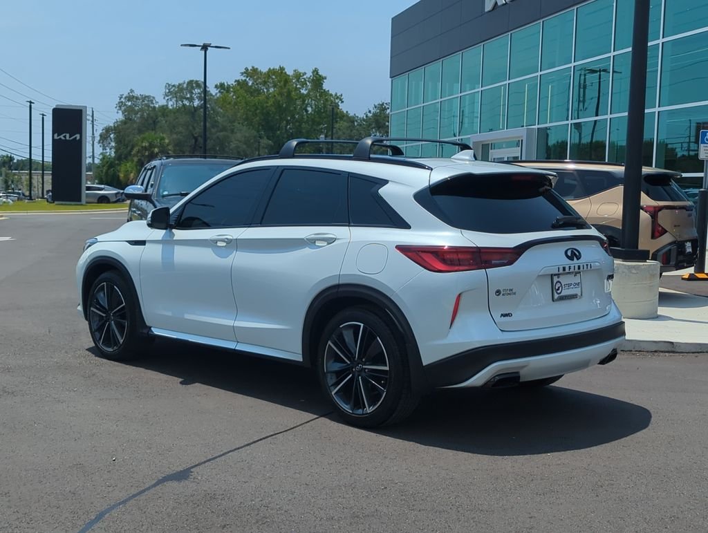 Used 2025 White INFINITI SPORT image 5