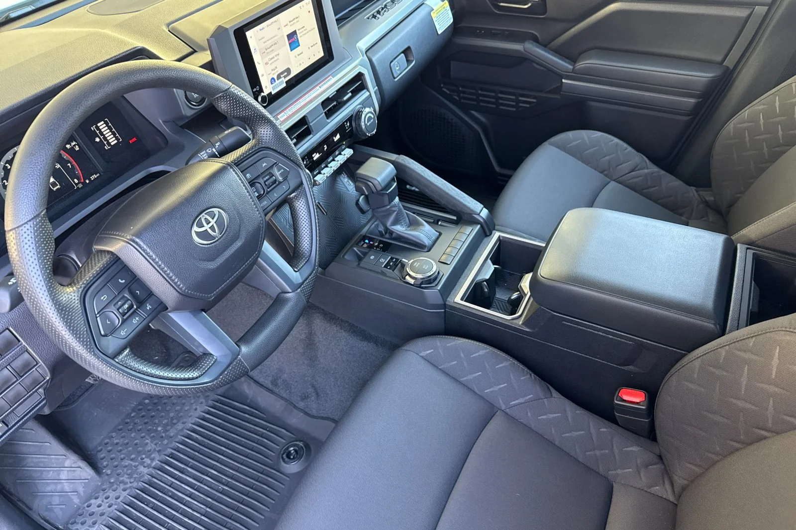 2026 Toyota Tacoma SR5 - Photo 7