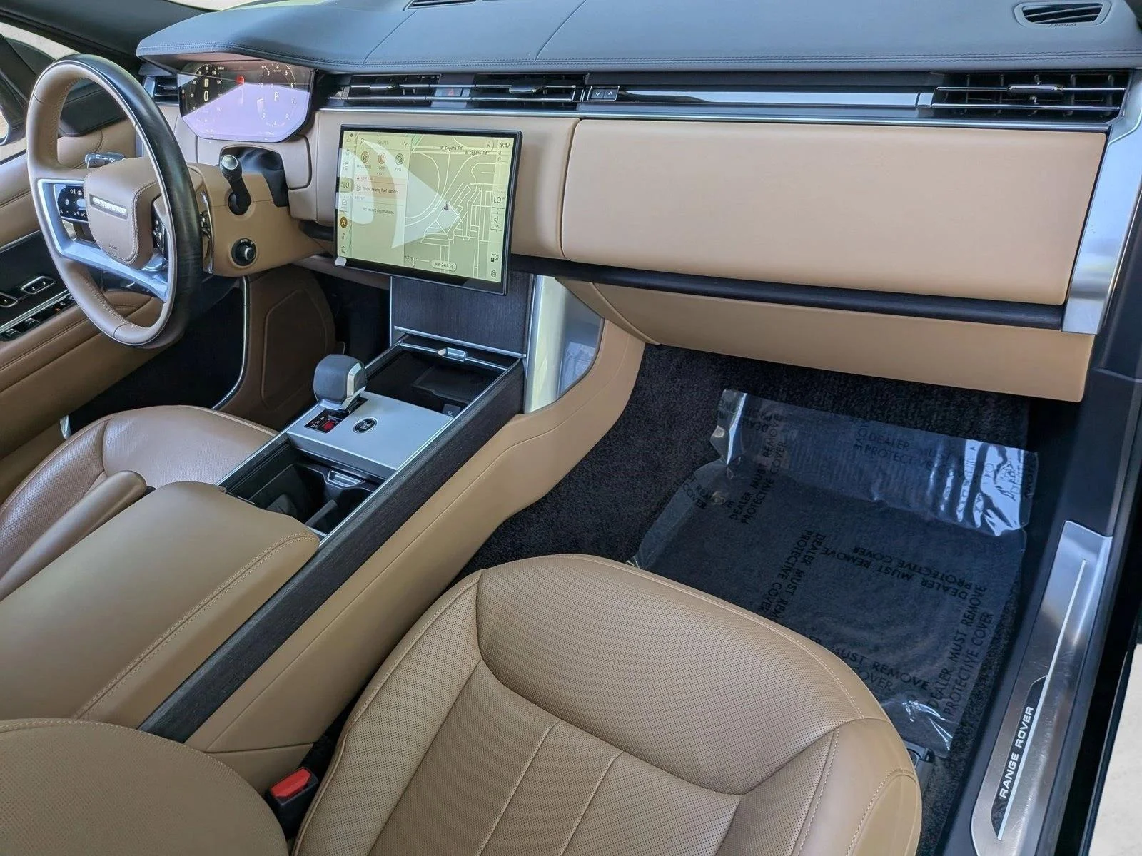 Used 2025 Santorini Black Metallic Land Rover SE image 23