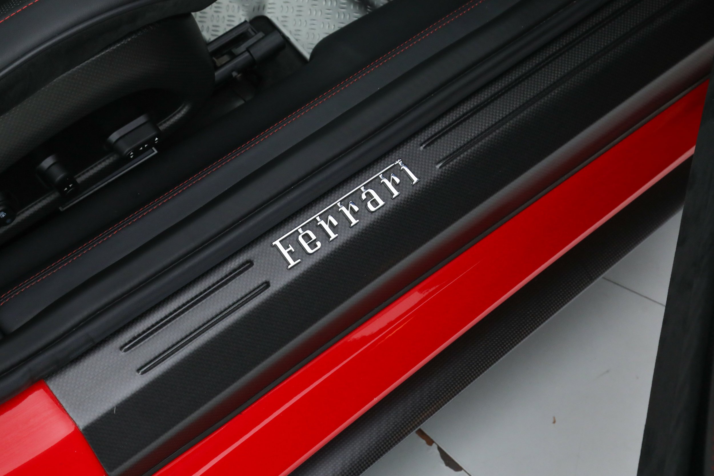 Used 2011 Red Ferrari  image 32
