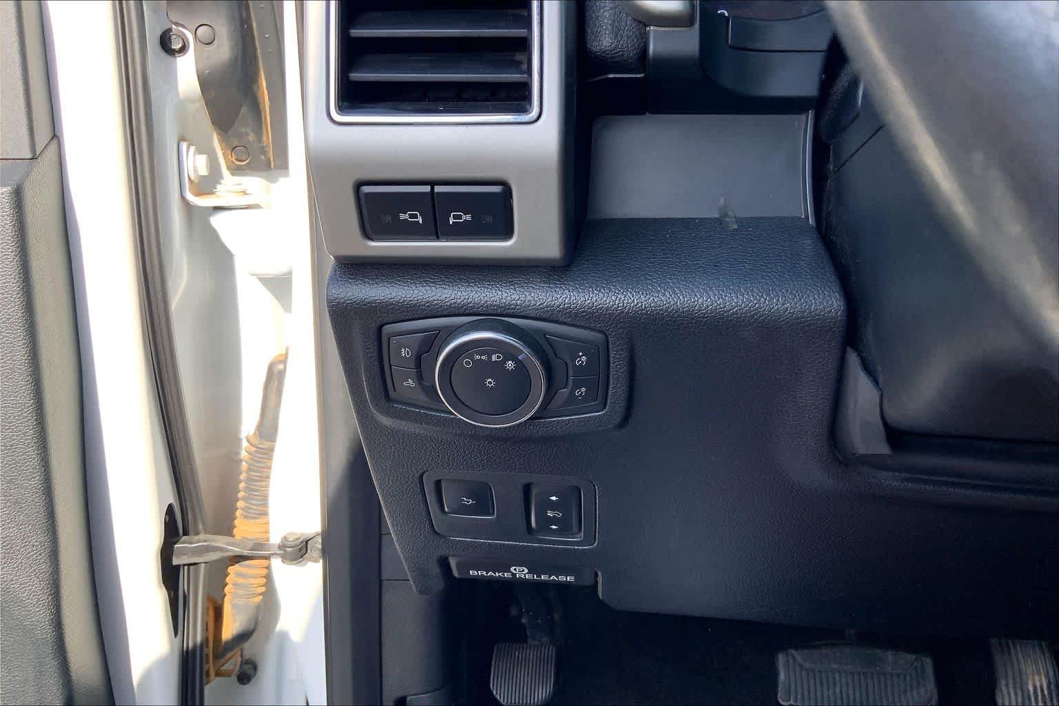 Used 2019 Oxford White Ford LARIAT image 36