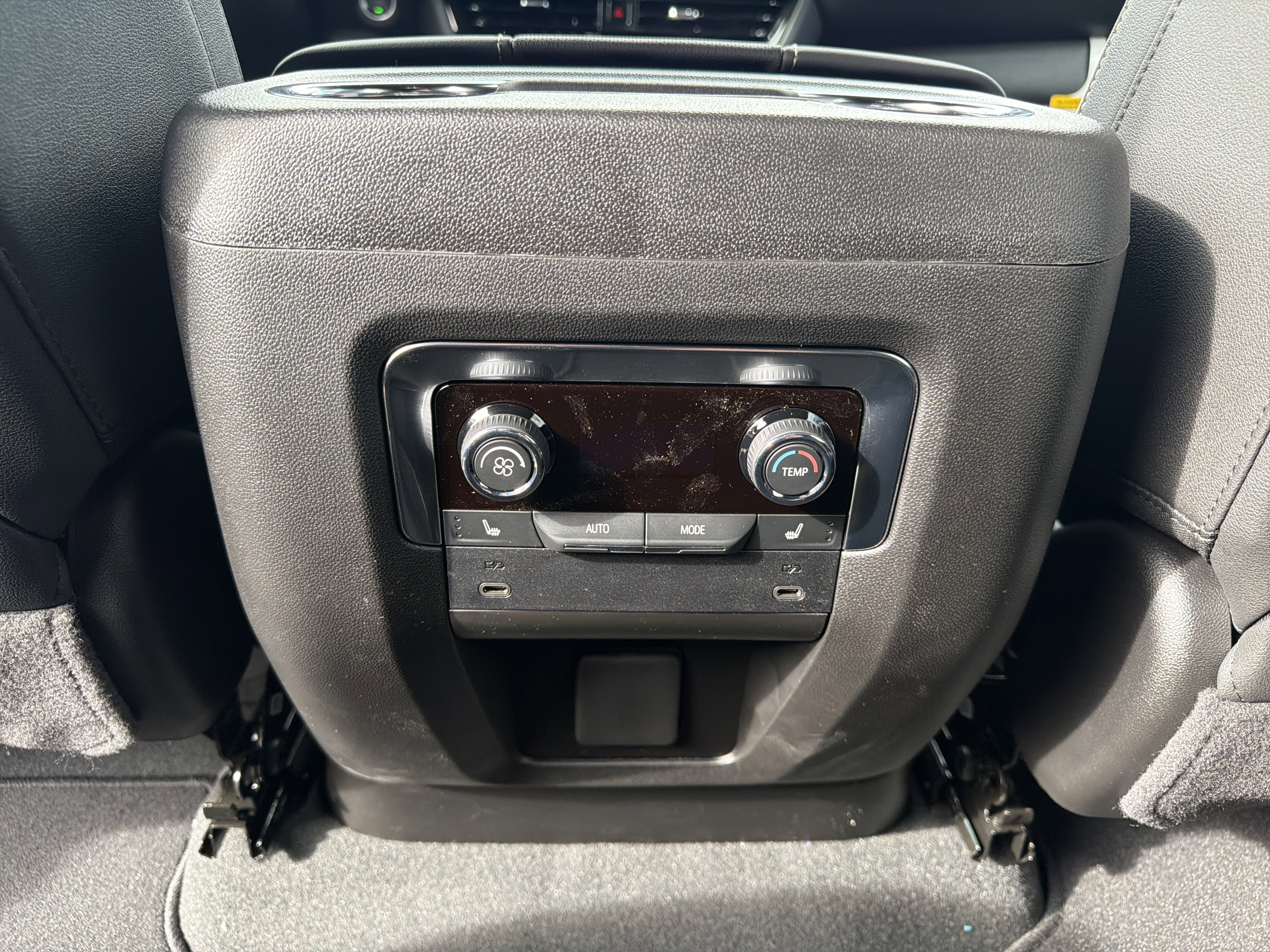 2026 Chevrolet Suburban Premier - Photo 14