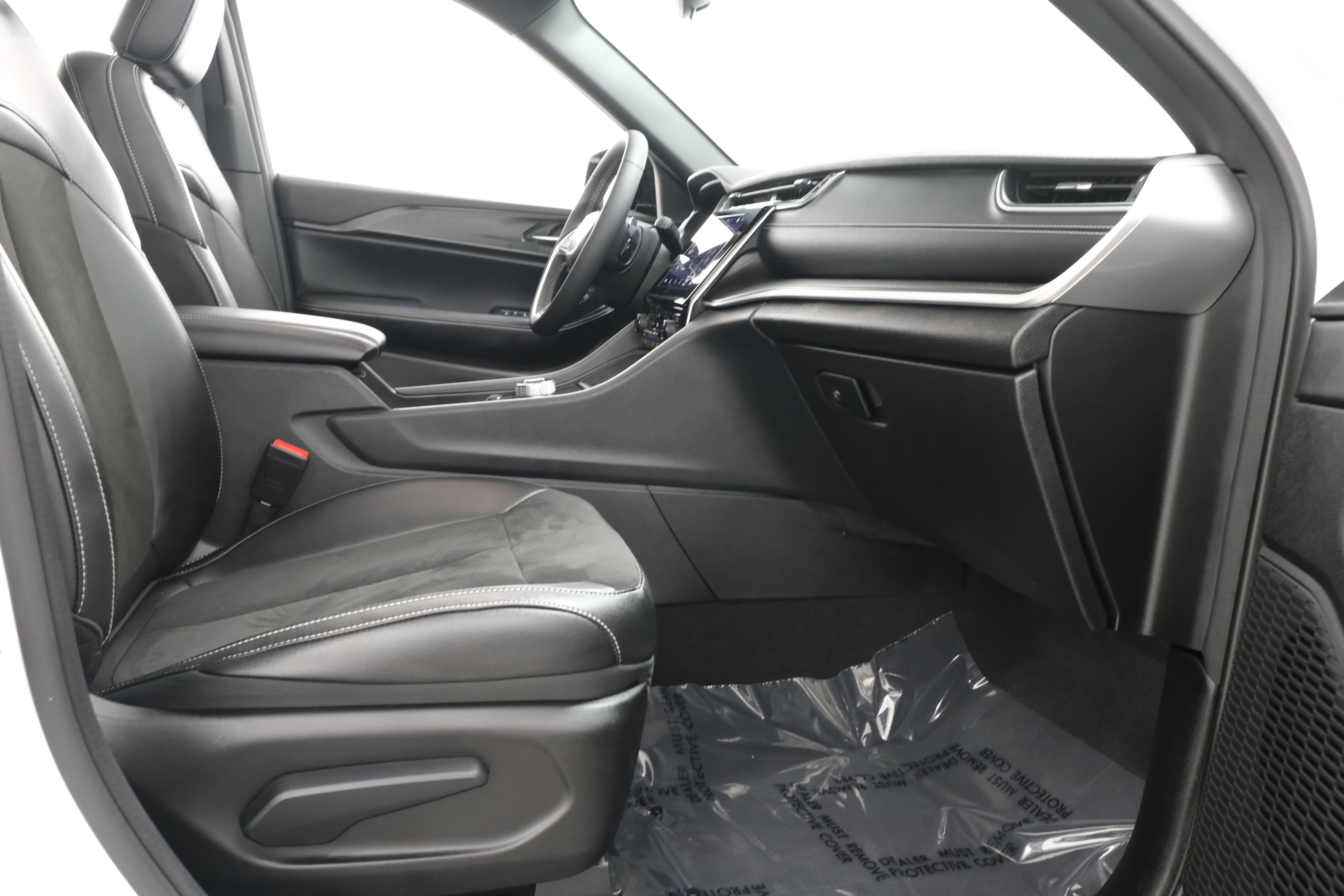 Used 2023 Bright White Clearcoat Jeep Altitude X image 41