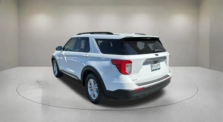 Certified Used 2020 Oxford White Ford XLT image 4