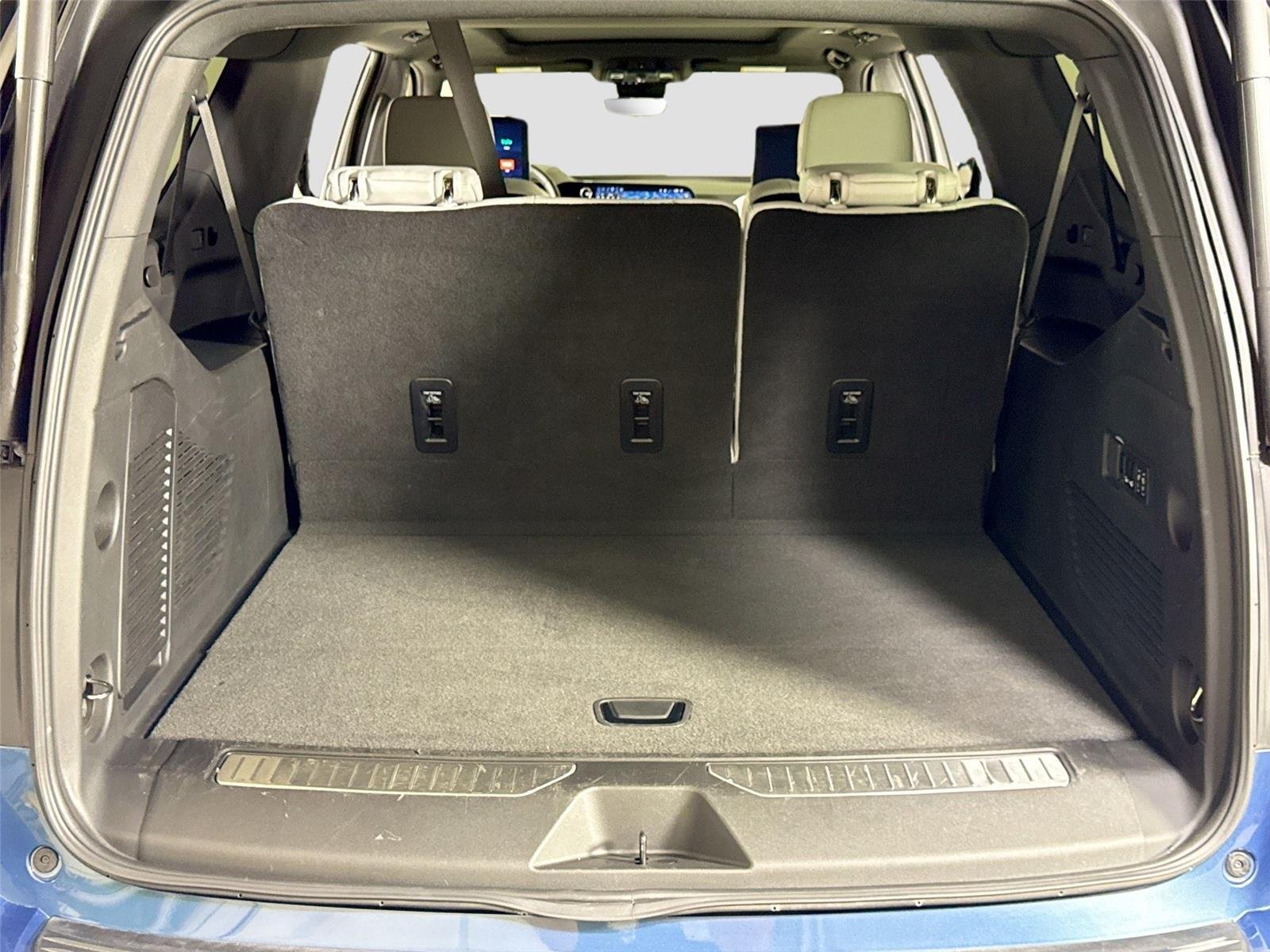 Used 2025 Lakeshore Blue Metallic Chevrolet Premier image 31