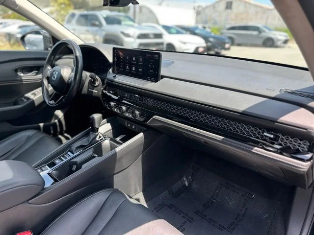 Used 2024  Honda EX-L image 8