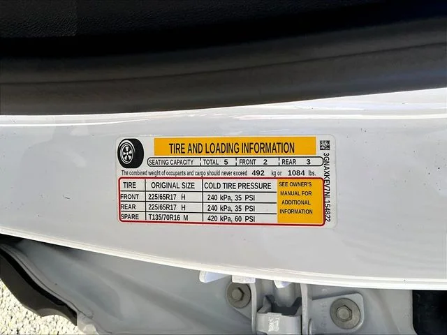 Used 2022 White Chevrolet LT image 22