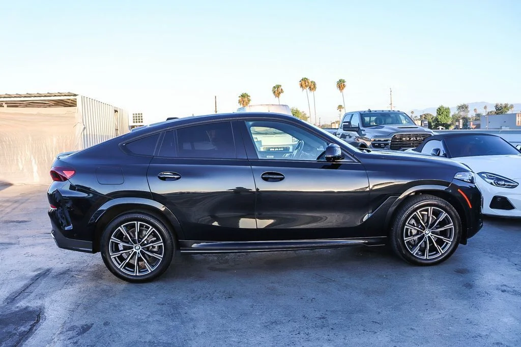 Used 2024 Black BMW xDrive40i image 13