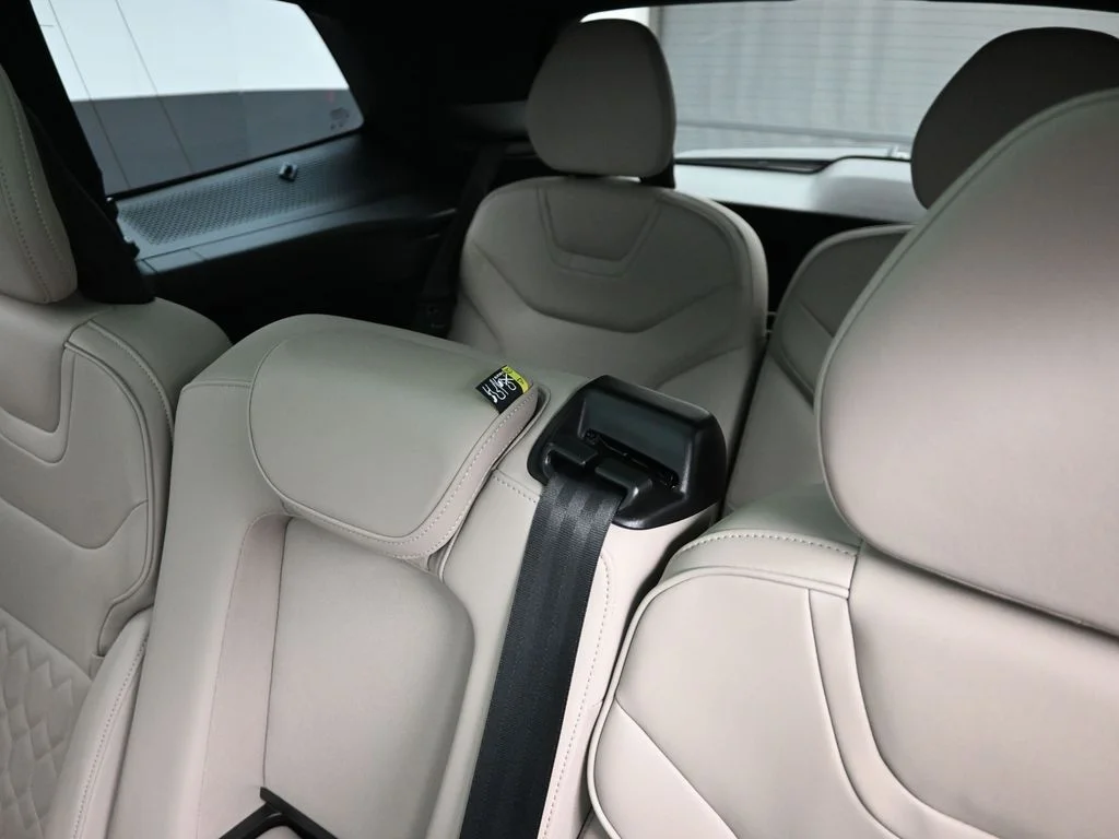2025 Volvo EX90 Ultra - Photo 18