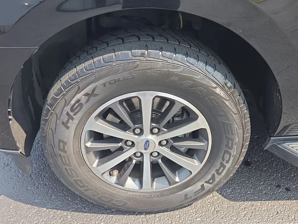 Used 2018 Black Ford XLT image 9