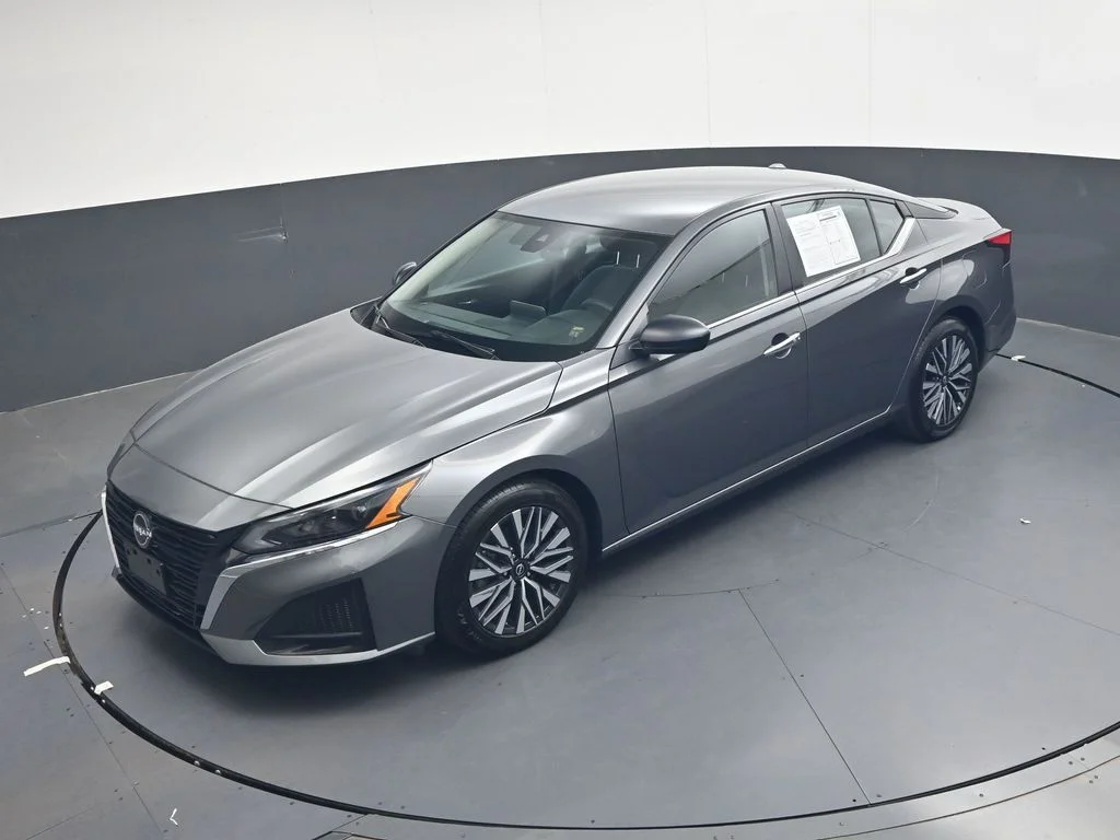 Used 2025 Gray Nissan 2.5 SV image 29