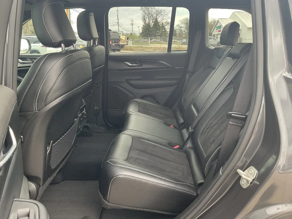 Certified Used 2023 Baltic Gray Metallic Clear Coat Jeep Altitude X image 9