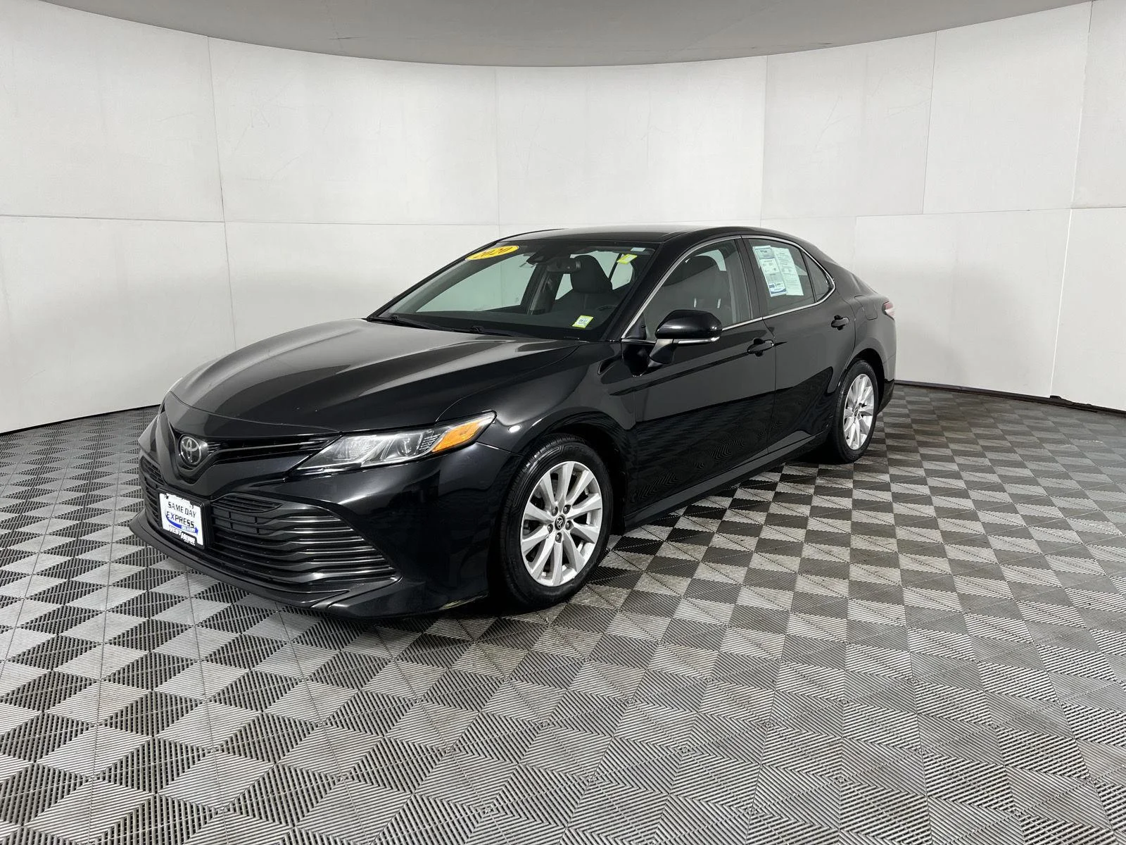 Used 2020 Bk Toyota LE image 28