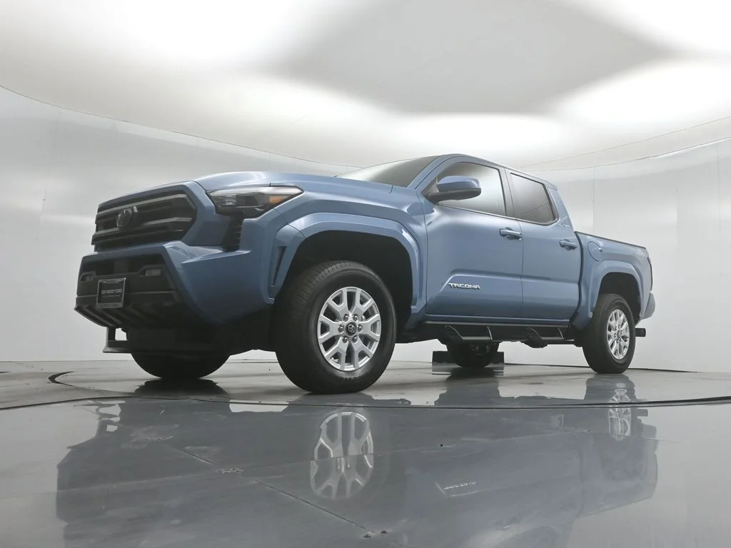 Used 2026 Blue Toyota SR5 image 40