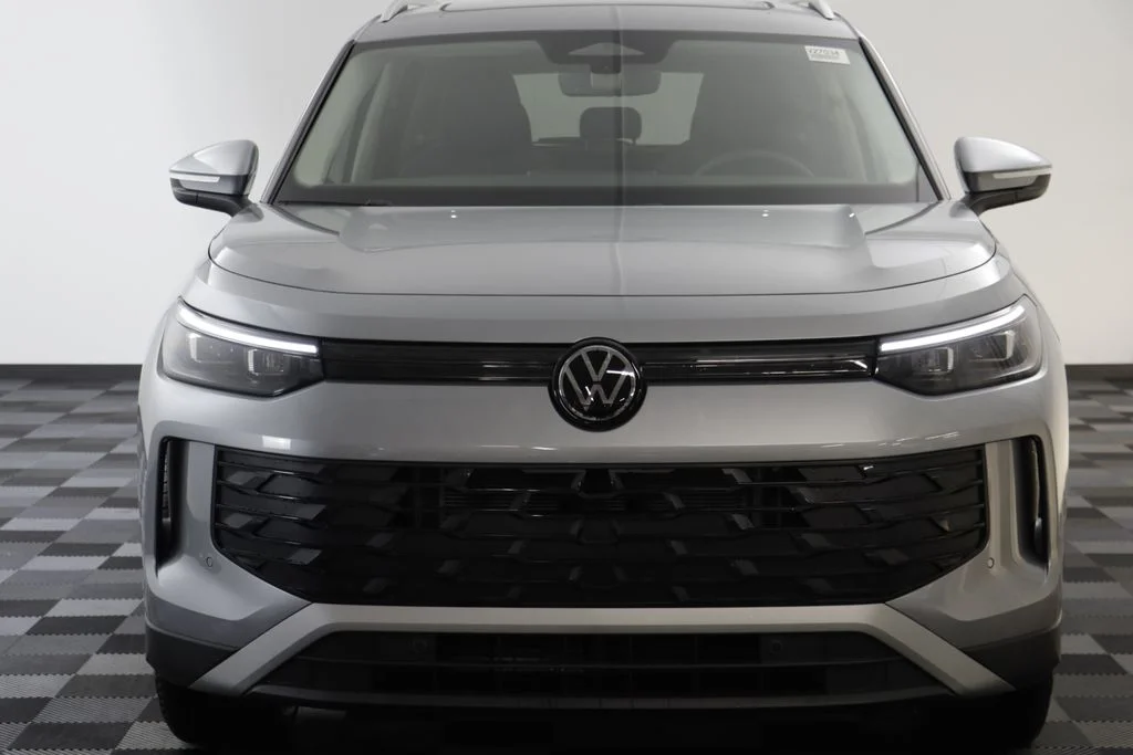 New 2026 Silver Volkswagen 2.0T SE image 22