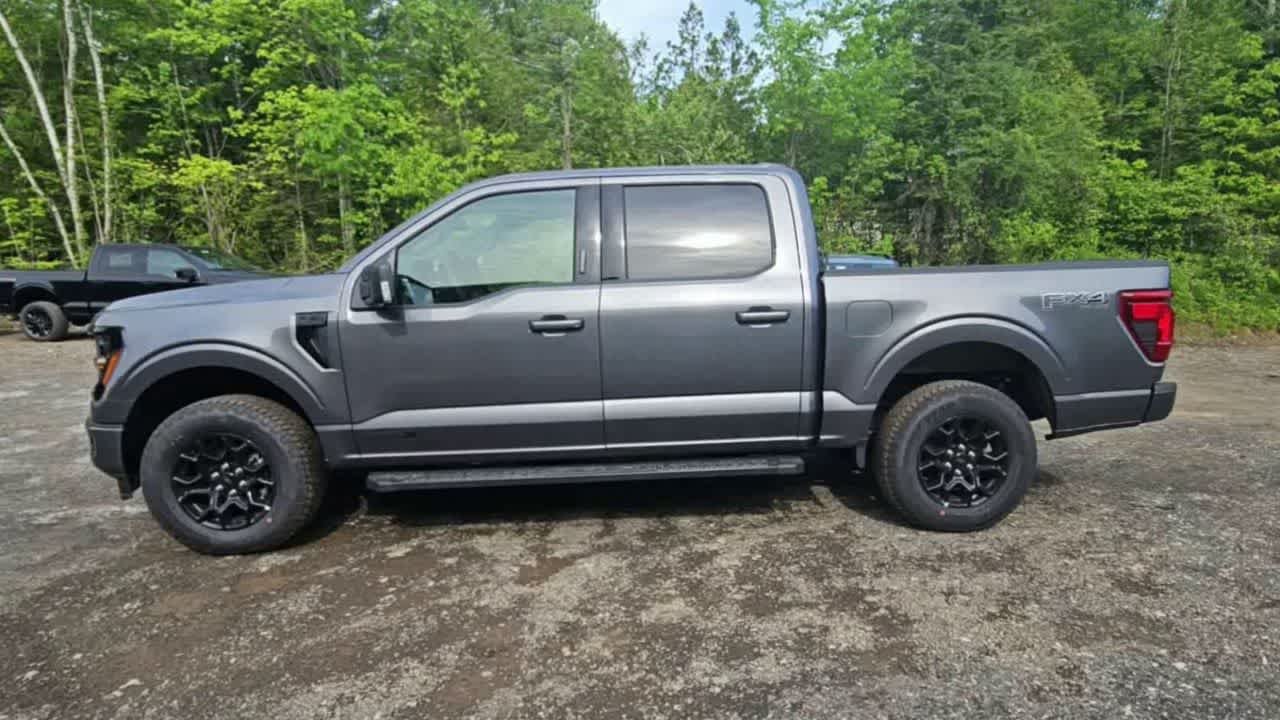 New 2026 Carbonized Gray Metallic Ford XLT image 5