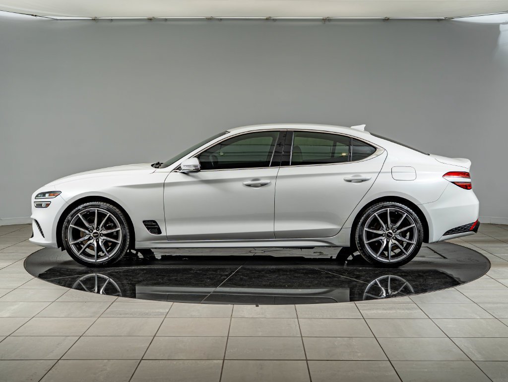 Used 2022 Uyuni White Genesis 3.3T image 8