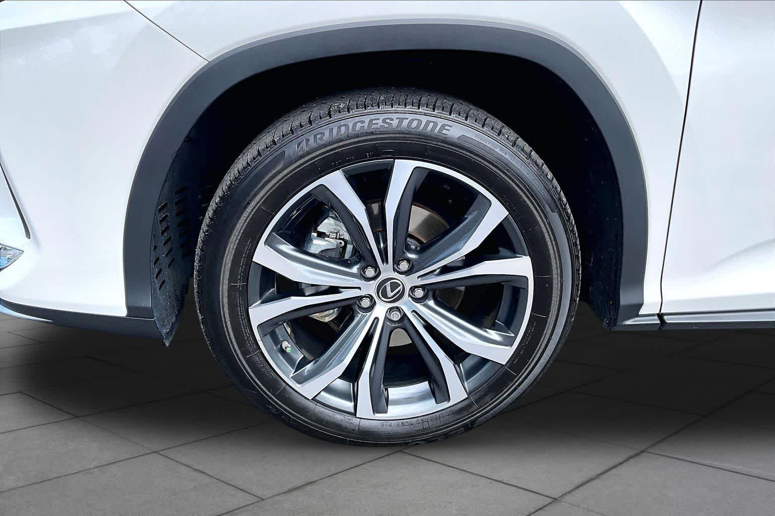 Used 2022 Eminent White Pearl Lexus  image 11