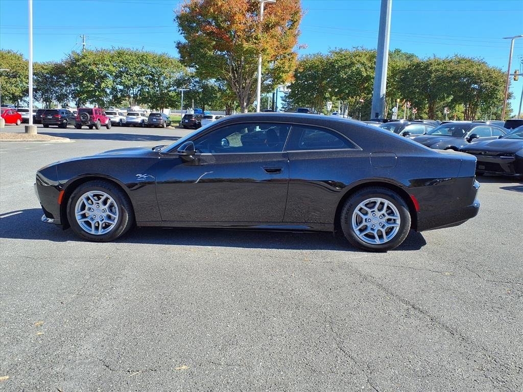 Used 2025 Diamond Black Crystal Pearlcoat Dodge R/T image 15