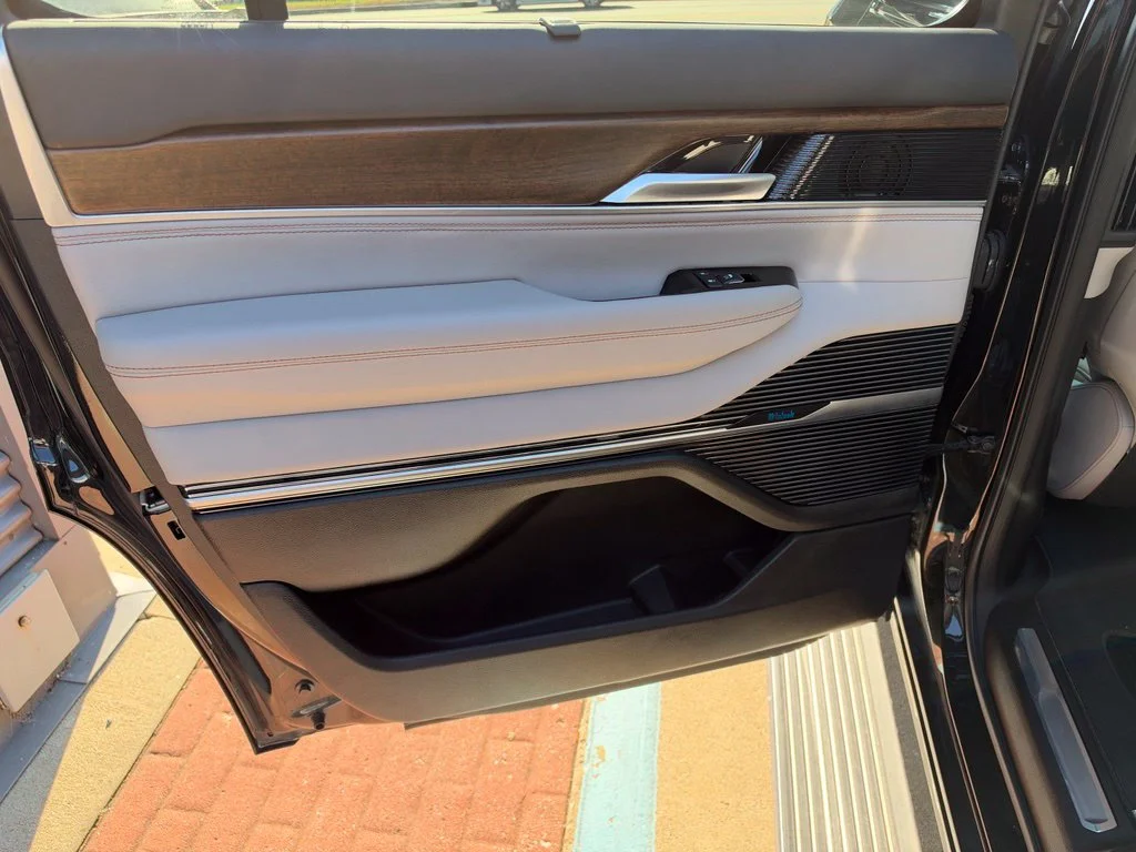 Used 2025 Black Jeep Base image 16