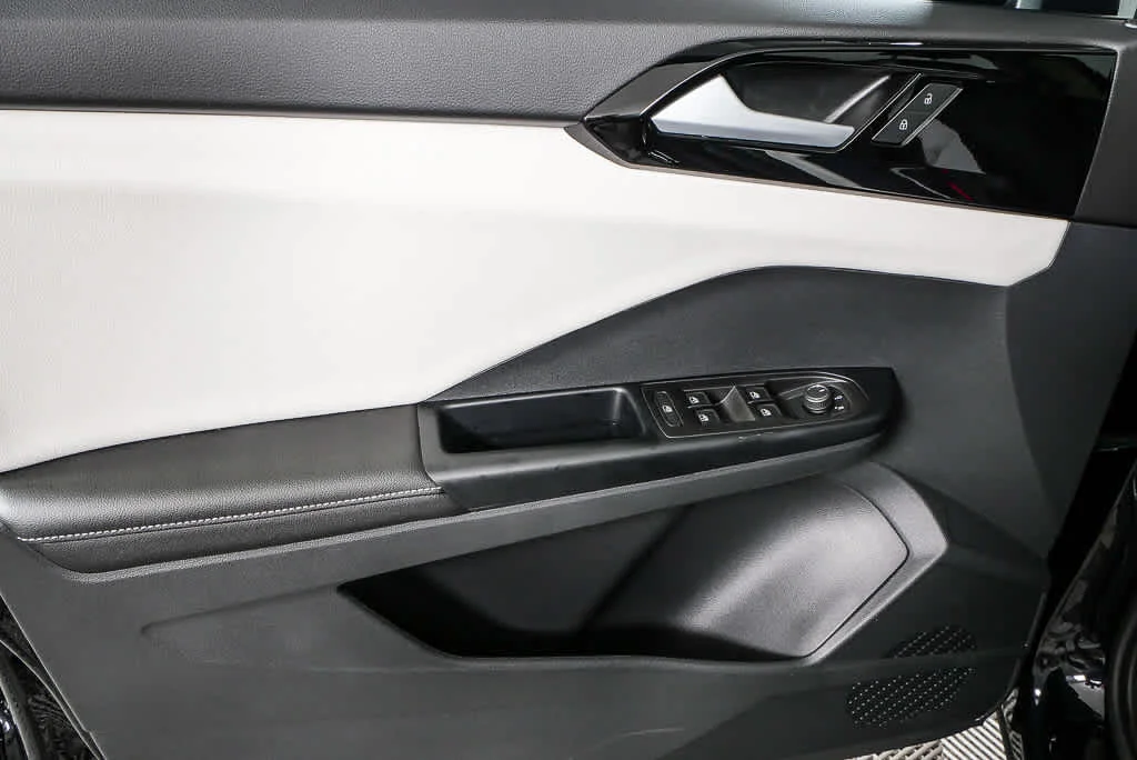 New 2026 Deep Black Pearl Volkswagen S image 6