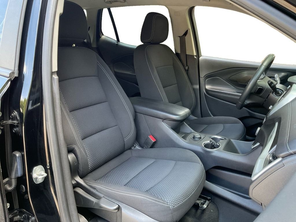Used 2022 Black GMC SLE image 29