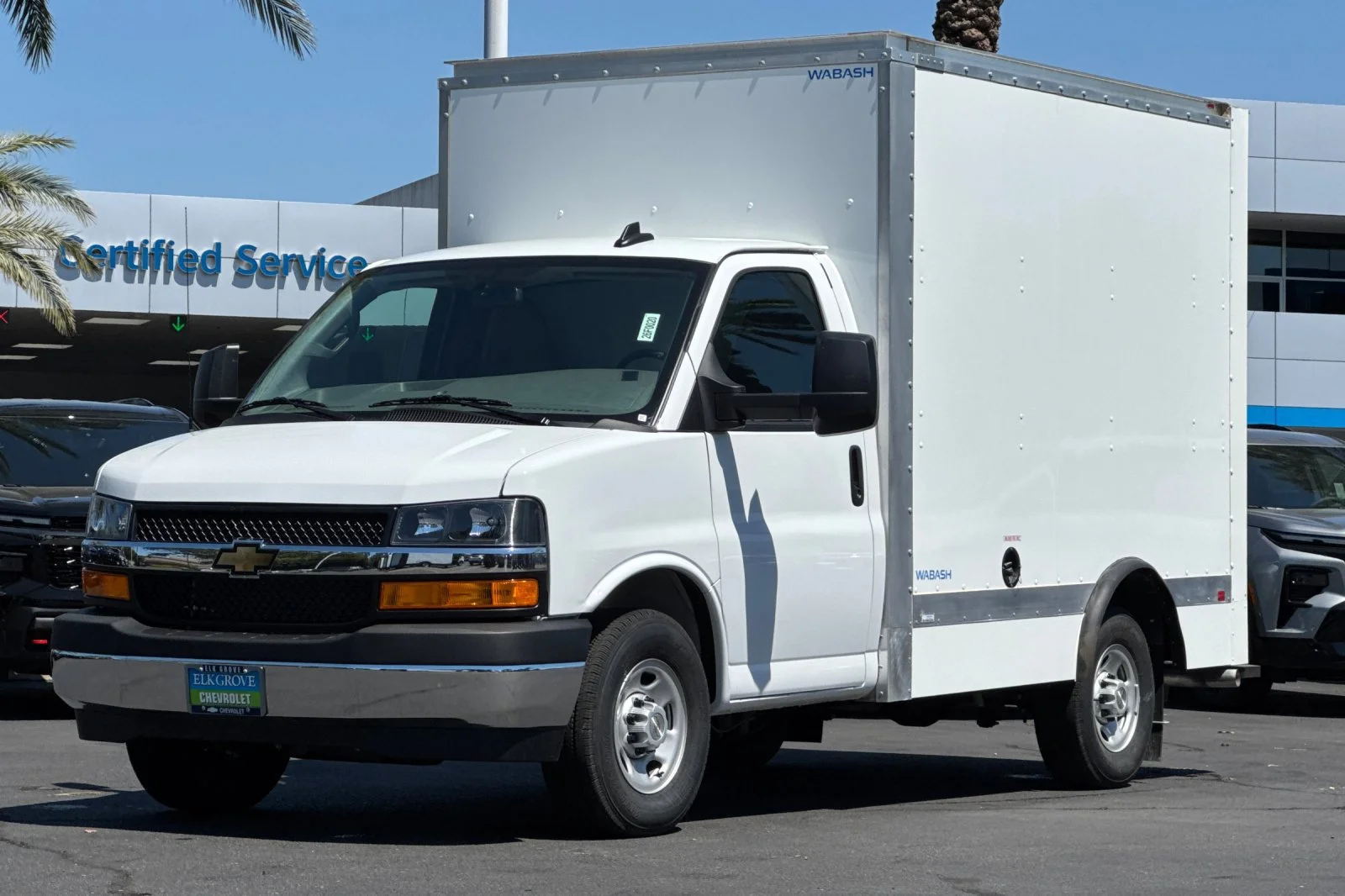 2026 Chevrolet Express Cutaway 3500 1WT view 7