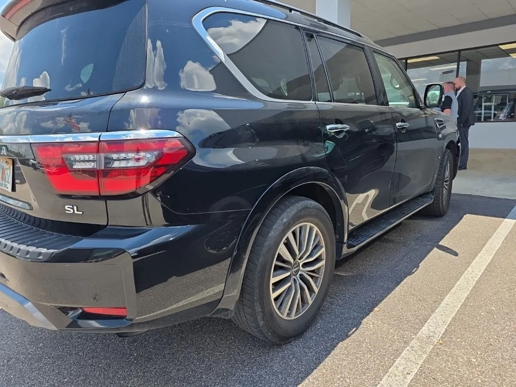 Used 2021 Black Nissan SL image 4