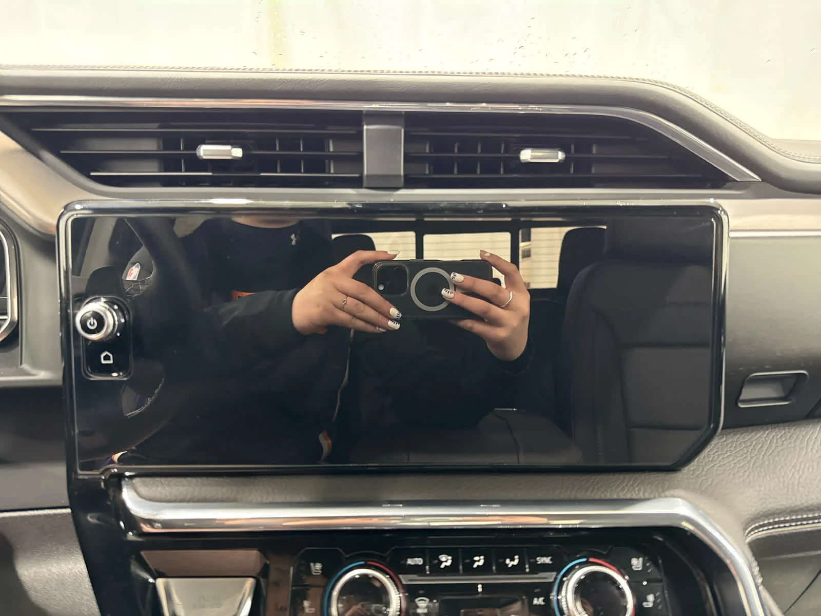 Used 2025 Onyx Black GMC Denali image 22