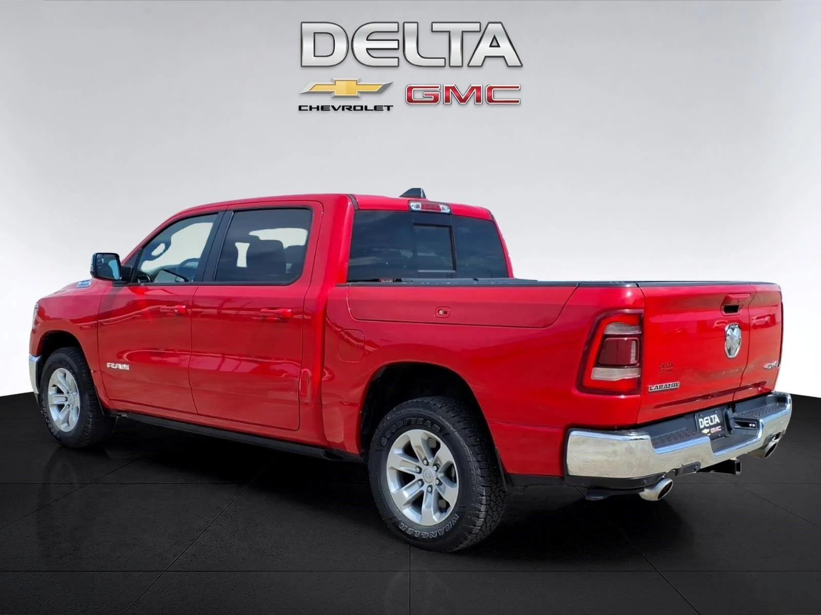 Used 2024  Ram Laramie image 3