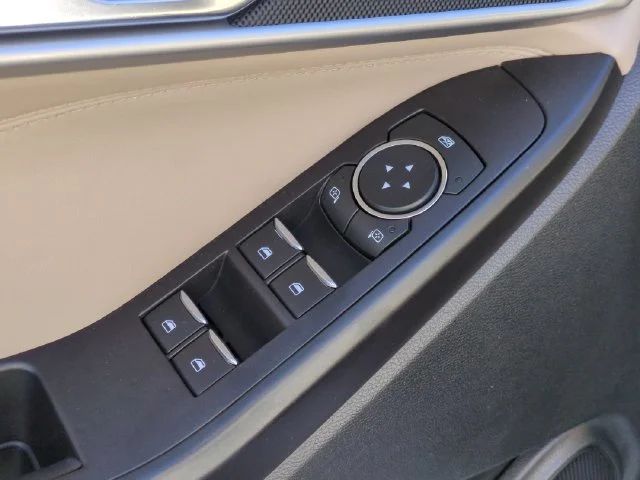 Used 2020 White Ford XLT image 13